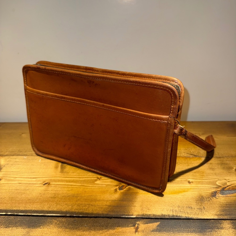 Vintage Coach 5140 Standard Clutch British Tan Leather 1980s NYC Bonnie Cashin